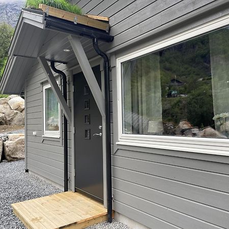 Готель Briksdalsbre Fjellstove Екстер'єр фото